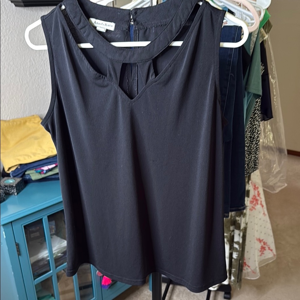 Ana & Kate Black Sleeveless Top Size L